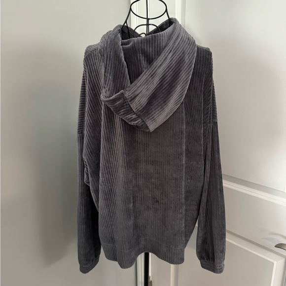 NWT Aerie Groove-On Velour Hoodie in Size Large - Picture 7 of 8